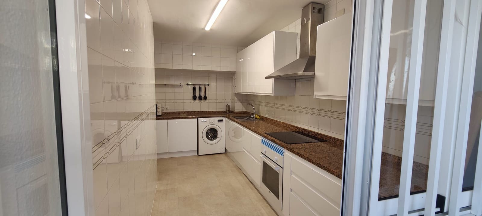 4 soveværelse Rækkehus til salg i San Luis de Sabinillas med swimmingpool - € 650.000 (Ref: 9138768)