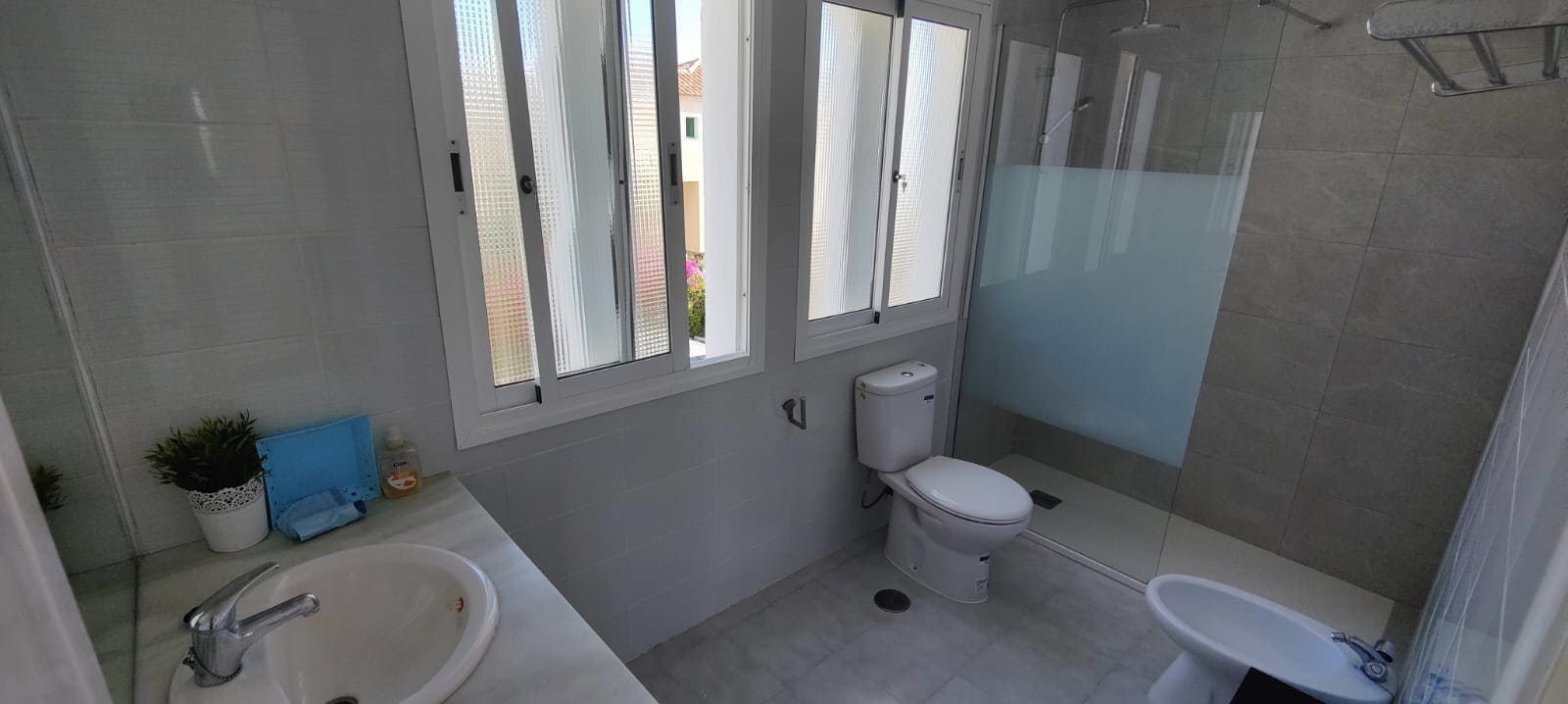 4 soveværelse Rækkehus til salg i San Luis de Sabinillas med swimmingpool - € 650.000 (Ref: 9138768)