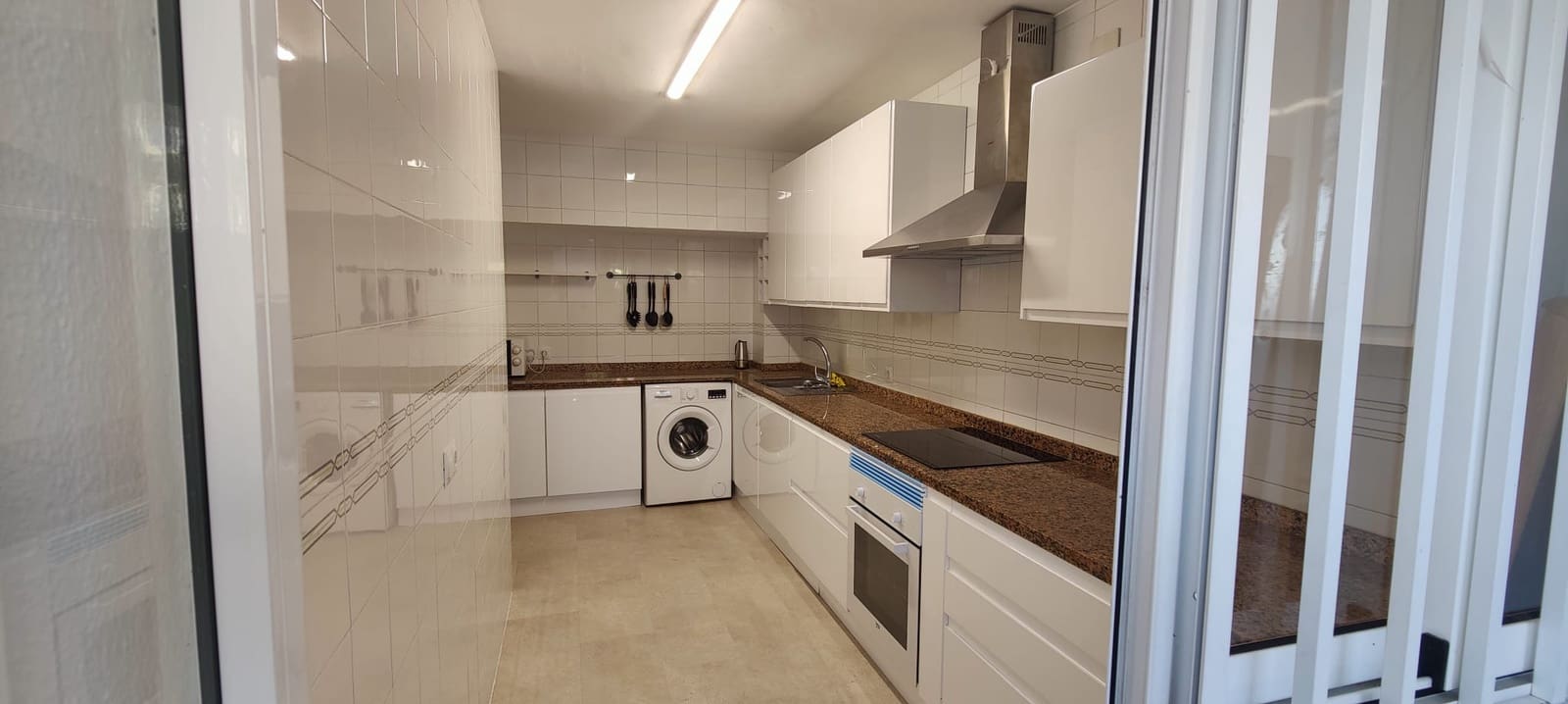 4 soveværelse Rækkehus til salg i San Luis de Sabinillas med swimmingpool - € 650.000 (Ref: 9138768)