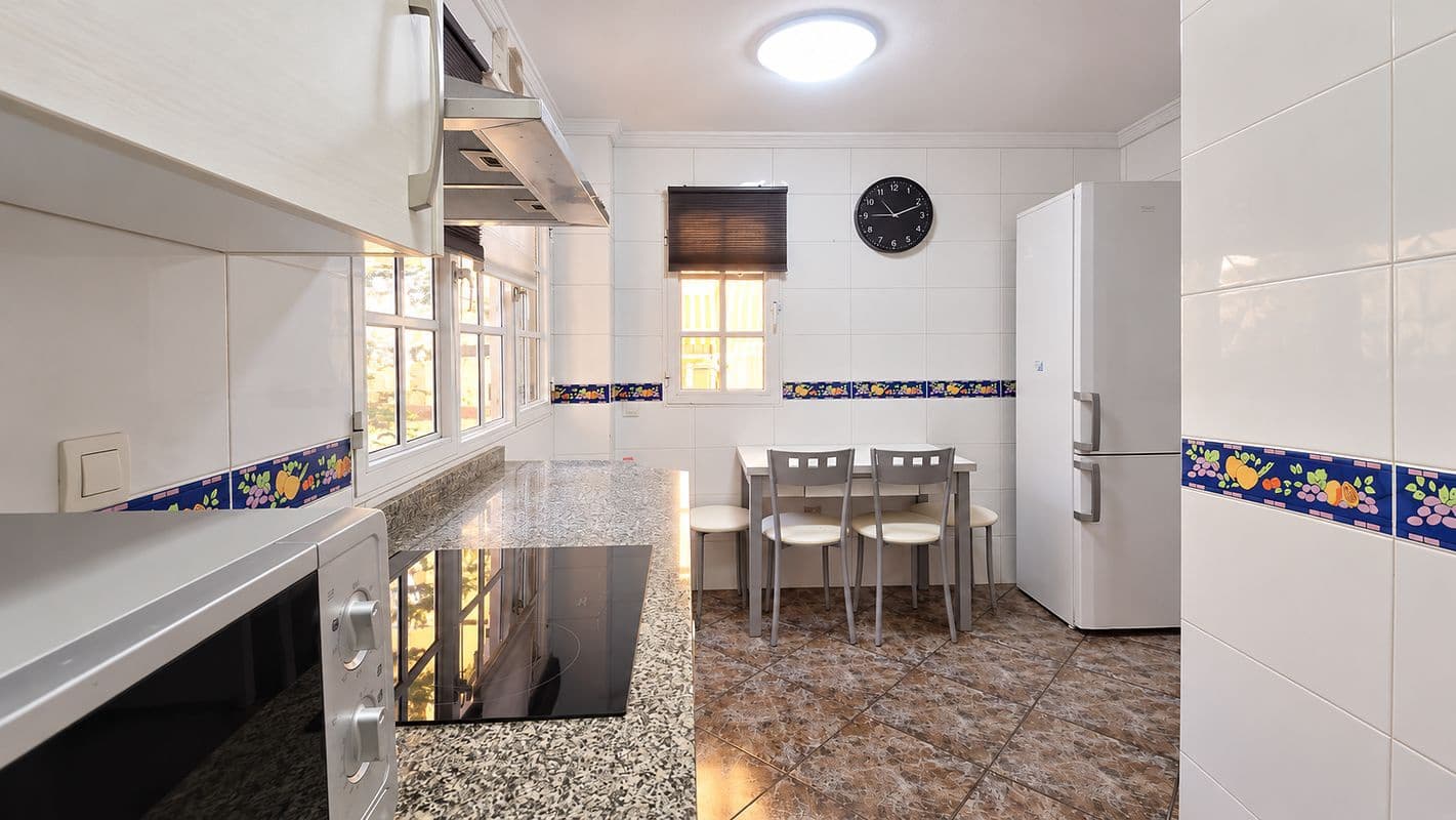 4 sypialnia Mieszkanie na sprzedaż w Miasto Malaga z garażem - 382 000 € (Ref: 9150890)