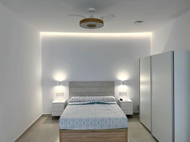 1 soveværelse Lejlighed til leje i Cruz de Humilladero, Málaga by - € 1.000 (Ref: 9150891)