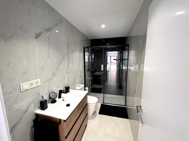 1 slaapkamer Flat te huur in Cruz de Humilladero, Málaga stad - € 950 (Ref: 9150891)