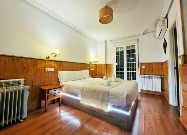 Adosado de 5 habitaciones en Puerto de la Torre, Málaga ciudad en venta con piscina garaje - 690.000 € (Ref: 9150894)