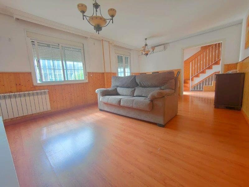 5 bedroom Terraced Villa for rent in Puerto de la Torre with pool garage - € 2,600 (Ref: 9150895)