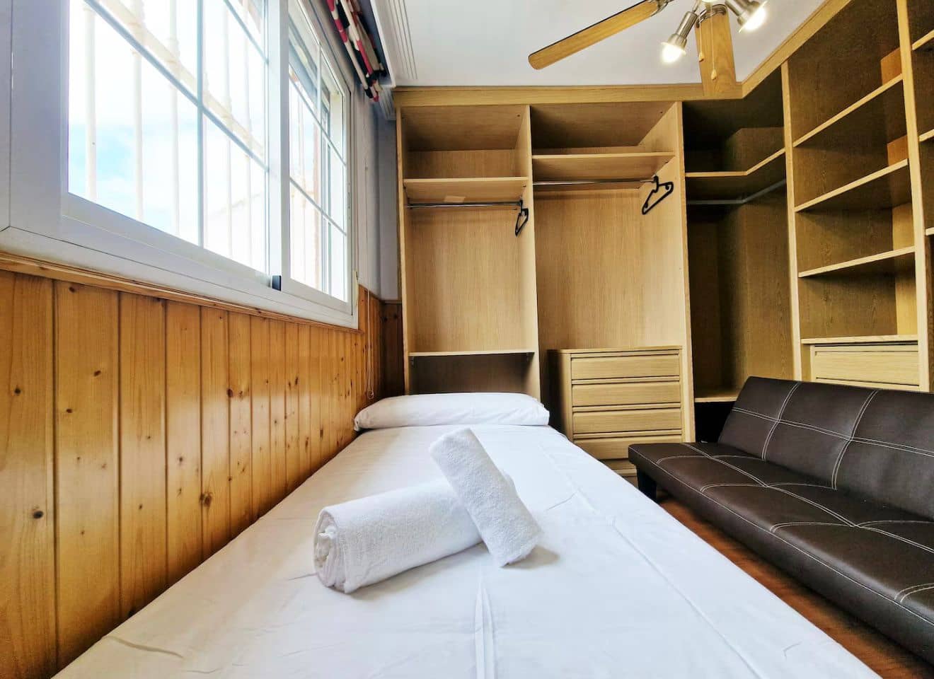 5 slaapkamer Rijtjeshuis te huur in Puerto de la Torre met zwembad garage - € 2.800 (Ref: 9150895)