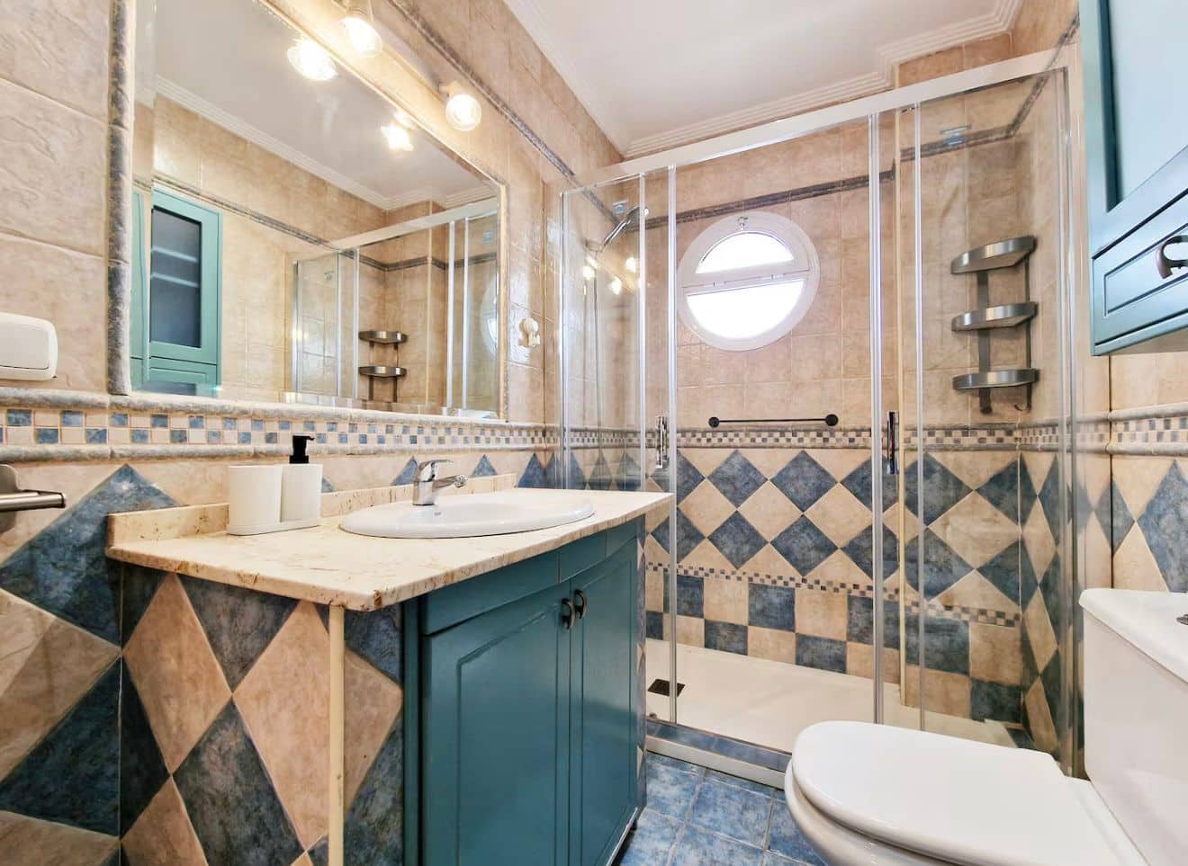 5 slaapkamer Rijtjeshuis te huur in Puerto de la Torre met zwembad garage - € 2.800 (Ref: 9150895)