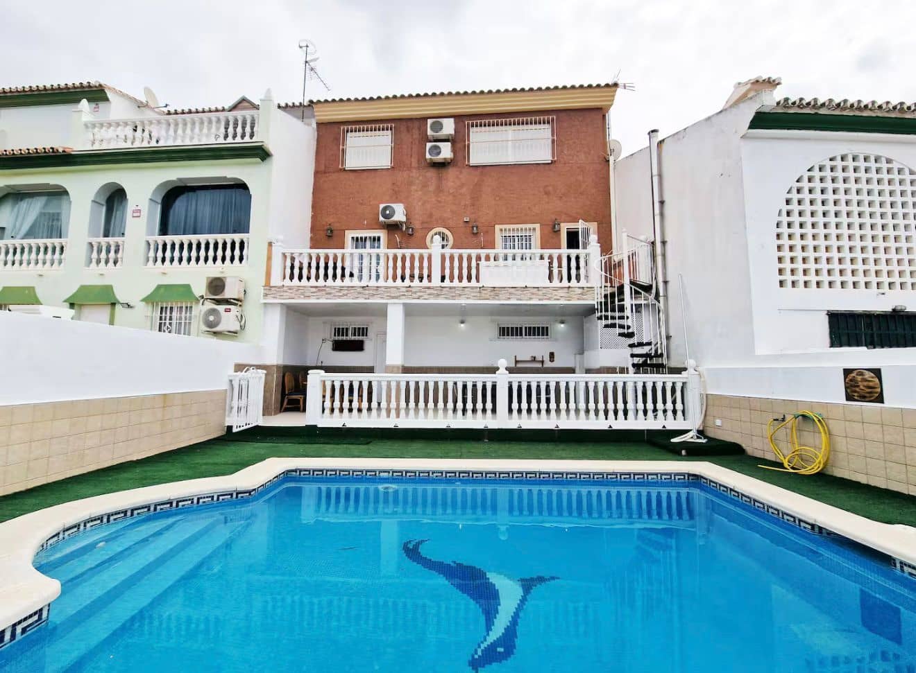 5 slaapkamer Rijtjeshuis te huur in Puerto de la Torre met zwembad garage - € 2.800 (Ref: 9150895)