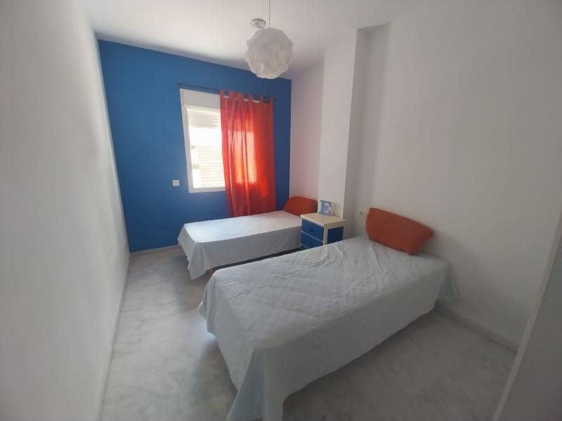 Piso de 3 habitaciones en Estepona en venta con piscina garaje - 318.150 € (Ref: 9151030)