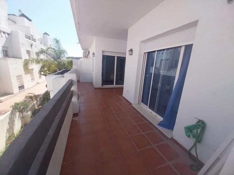 Piso de 3 habitaciones en Estepona en venta con piscina garaje - 318.150 € (Ref: 9151030)
