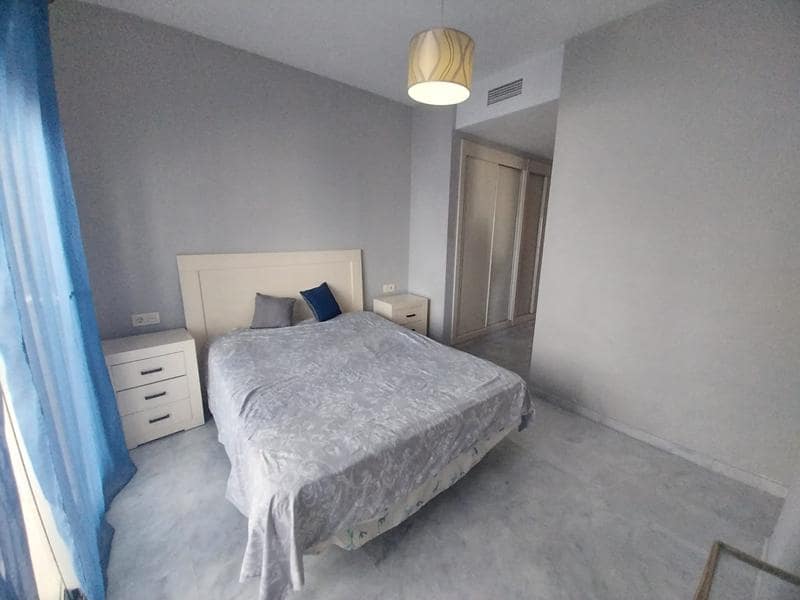 Piso de 3 habitaciones en Estepona en venta con piscina garaje - 318.150 € (Ref: 9151030)