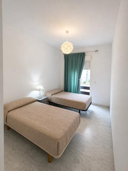 Piso de 3 habitaciones en Estepona en venta con piscina garaje - 318.150 € (Ref: 9151030)
