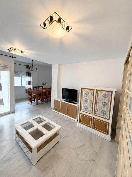 Piso de 3 habitaciones en Estepona en venta con piscina garaje - 318.150 € (Ref: 9151030)