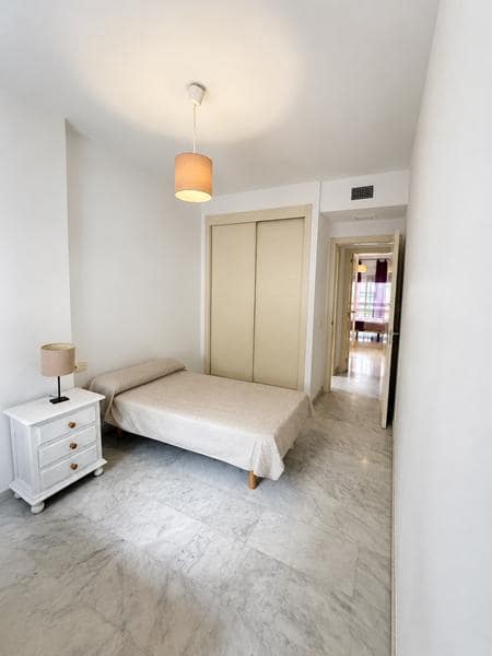 Piso de 3 habitaciones en Estepona en venta con piscina garaje - 318.150 € (Ref: 9151030)
