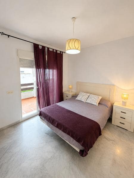 Piso de 3 habitaciones en Estepona en venta con piscina garaje - 318.150 € (Ref: 9151030)