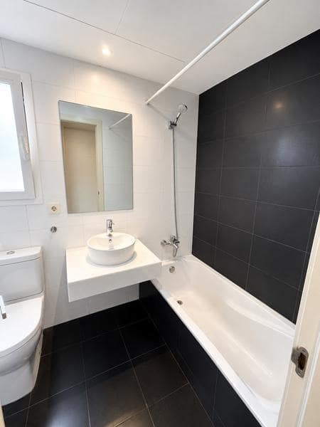 Piso de 3 habitaciones en Estepona en venta con piscina garaje - 318.150 € (Ref: 9151030)