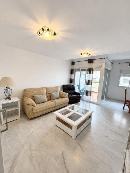 Piso de 3 habitaciones en Estepona en venta con piscina garaje - 318.150 € (Ref: 9151030)