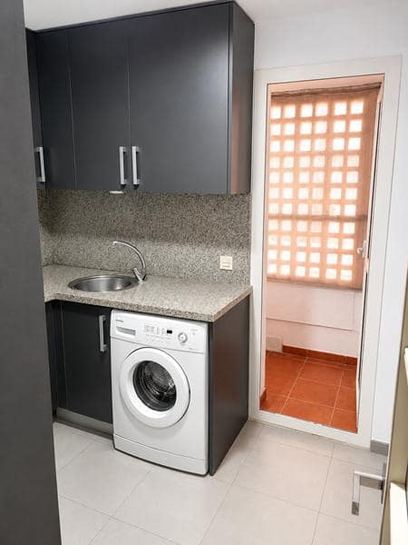 Piso de 3 habitaciones en Estepona en venta con piscina garaje - 318.150 € (Ref: 9151030)