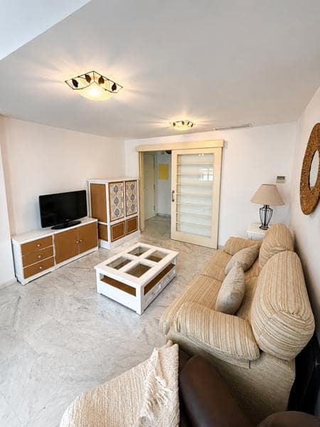 Piso de 3 habitaciones en Estepona en venta con piscina garaje - 318.150 € (Ref: 9151030)