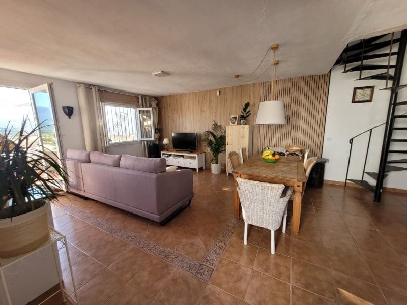 3 soveværelse Rækkehus til salg i Manilva med swimmingpool - € 290.000 (Ref: 9159014)