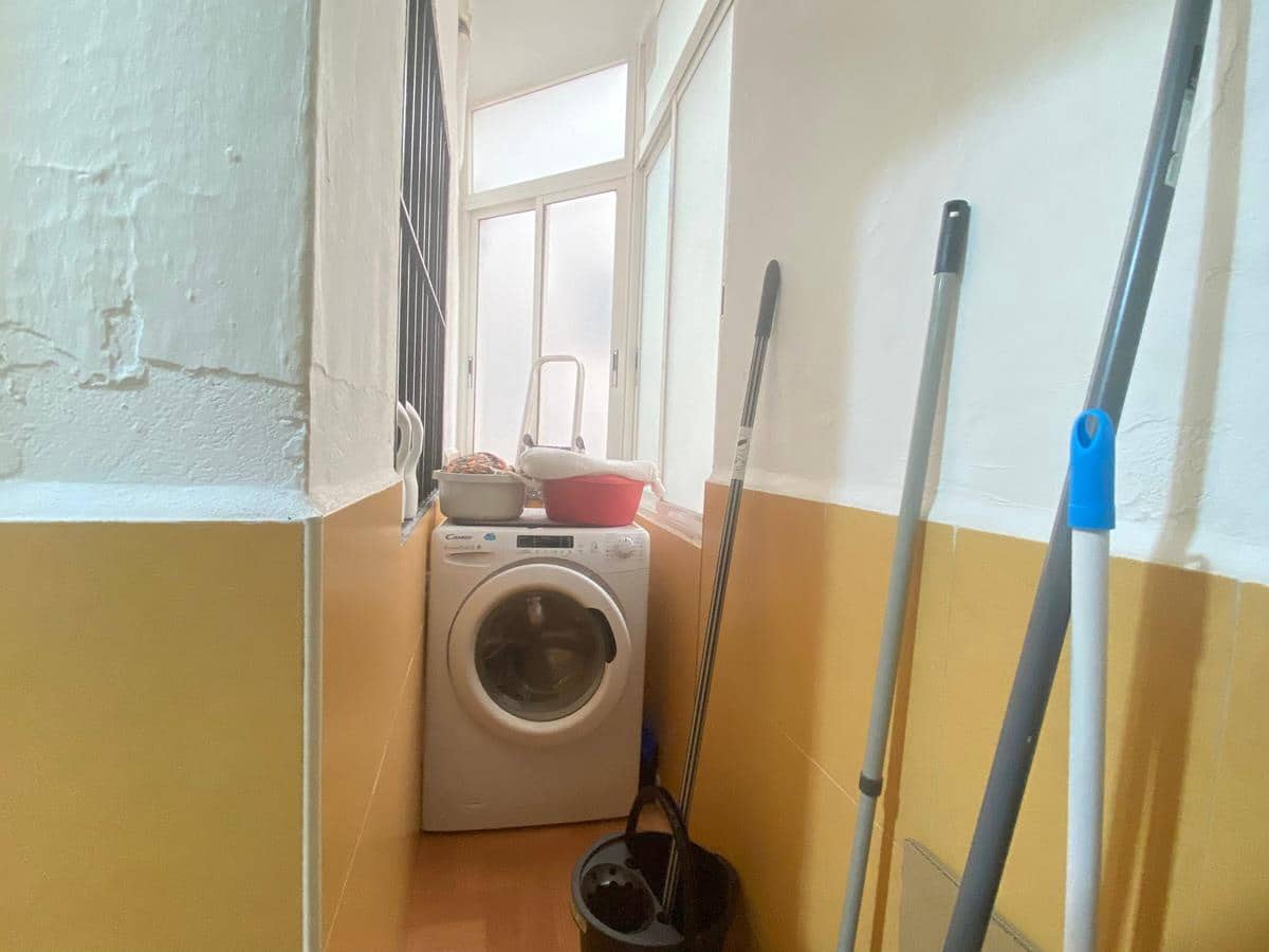 2 bedroom Flat for sale in Malaga city - € 207,900 (Ref: 9189861)