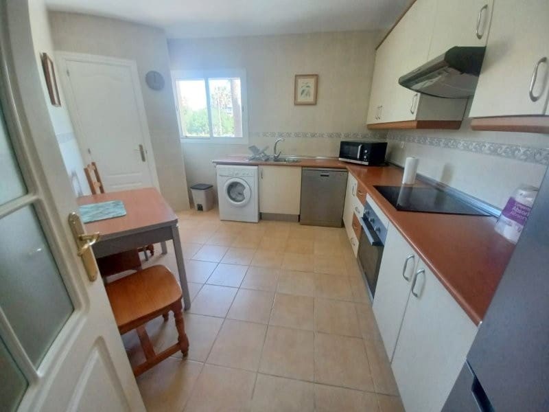 3 makuuhuone Asunto myytävänä paikassa San Luis de Sabinillas mukana uima-altaan - 495 000 € (Ref: 9191885)