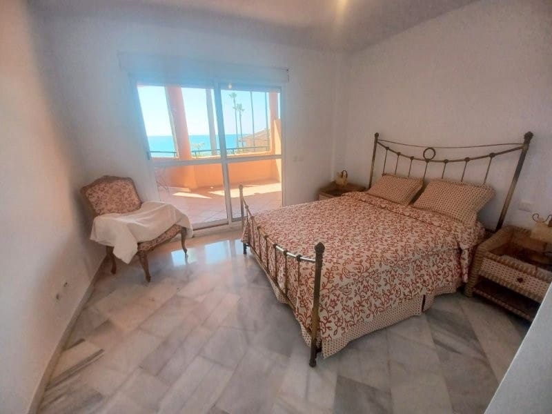 3 makuuhuone Asunto myytävänä paikassa San Luis de Sabinillas mukana uima-altaan - 495 000 € (Ref: 9191885)