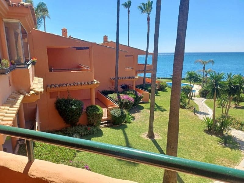 3 makuuhuone Asunto myytävänä paikassa San Luis de Sabinillas mukana uima-altaan - 495 000 € (Ref: 9191885)