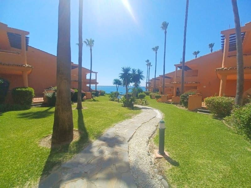 3 makuuhuone Asunto myytävänä paikassa San Luis de Sabinillas mukana uima-altaan - 495 000 € (Ref: 9191885)