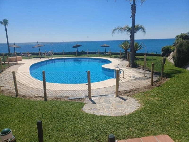 3 makuuhuone Asunto myytävänä paikassa San Luis de Sabinillas mukana uima-altaan - 495 000 € (Ref: 9191885)