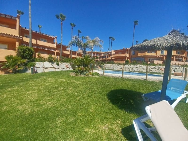 3 makuuhuone Asunto myytävänä paikassa San Luis de Sabinillas mukana uima-altaan - 495 000 € (Ref: 9191885)