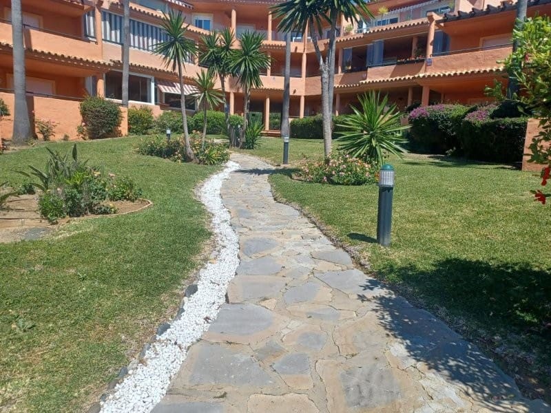 3 makuuhuone Asunto myytävänä paikassa San Luis de Sabinillas mukana uima-altaan - 495 000 € (Ref: 9191885)