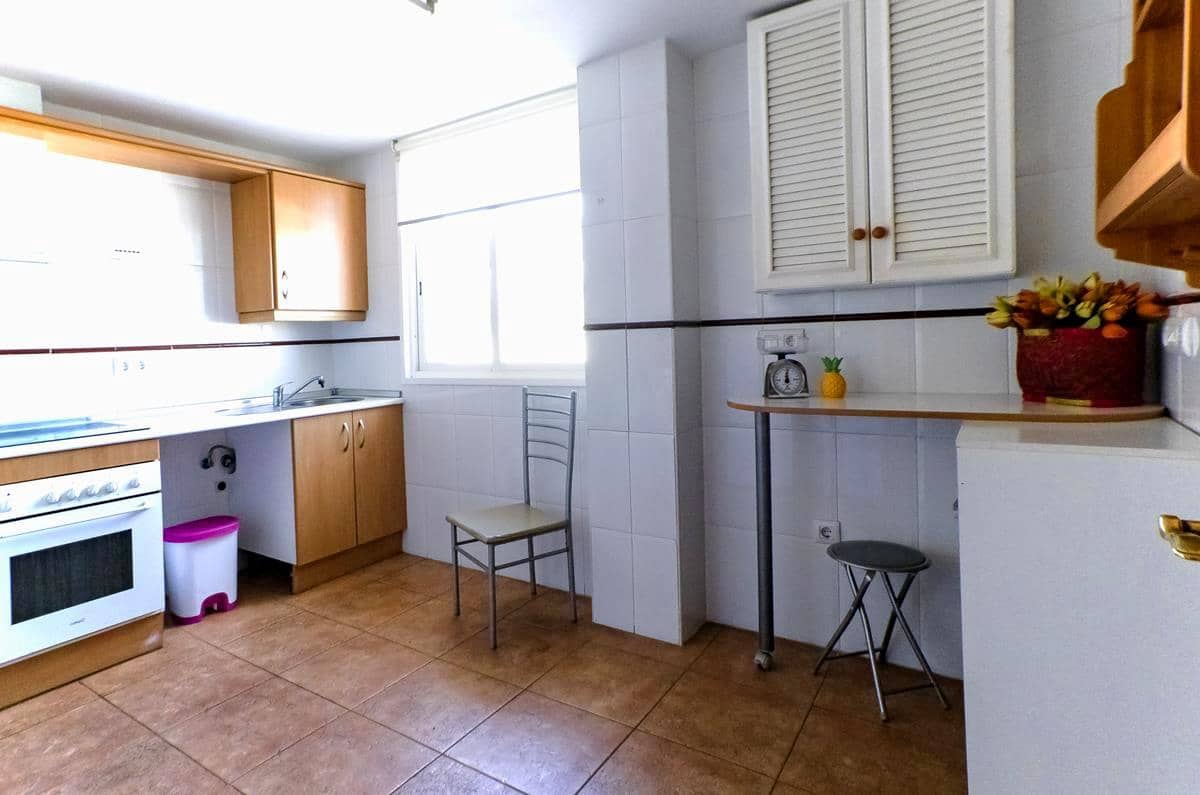 2 quarto Penthouse para arrendar em Malaga cidade com piscina garagem - 1 475 € (Ref: 9197338)