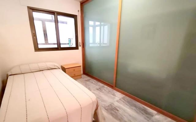 4 sypialnia Mieszkanie do wynajęcia w Cruz de Humilladero, Miasto Málaga - 1 200 € (Ref: 9205728)