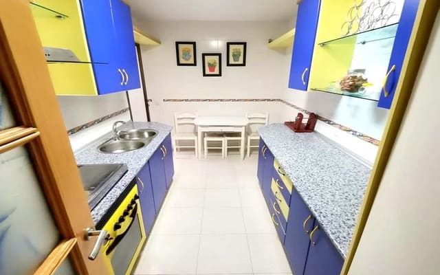 4 sypialnia Mieszkanie do wynajęcia w Cruz de Humilladero, Miasto Málaga - 1 200 € (Ref: 9205728)