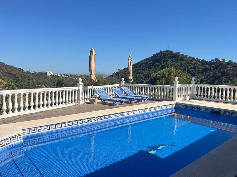 Casa de 3 habitaciones en Estepona en venta con piscina - 525.000 € (Ref: 9216710)