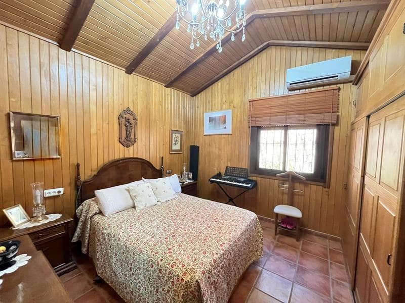 Casa de 3 habitaciones en Estepona en venta con piscina - 525.000 € (Ref: 9216710)