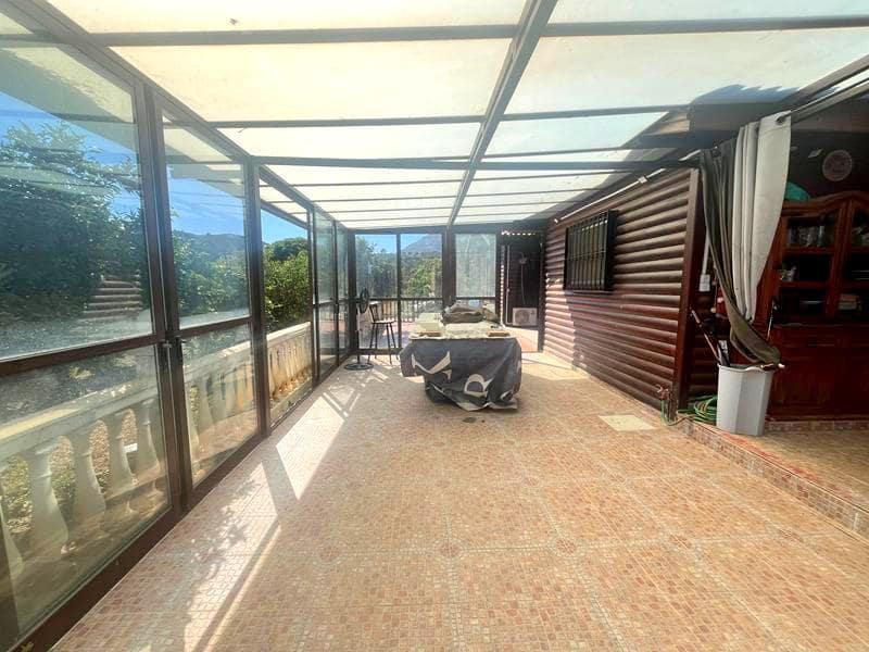 Casa de 3 habitaciones en Estepona en venta con piscina - 525.000 € (Ref: 9216710)