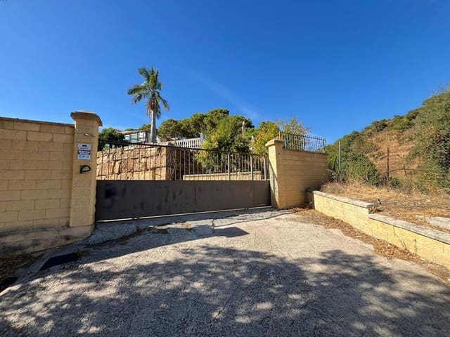 Casa de 3 habitaciones en Estepona en venta con piscina - 525.000 € (Ref: 9216710)