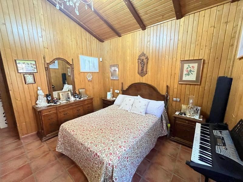 Casa de 3 habitaciones en Estepona en venta con piscina - 525.000 € (Ref: 9216710)