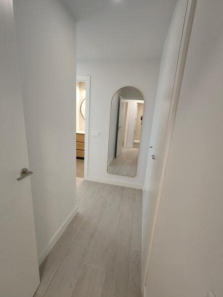 Penthouse de 3 chambres à louer à Estepona avec piscine garage - 2 500 € (Ref: 9223693)