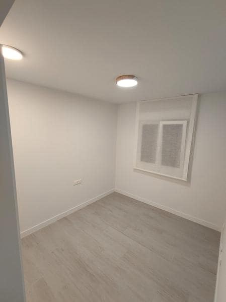 Penthouse de 3 chambres à louer à Estepona avec piscine garage - 2 500 € (Ref: 9223693)