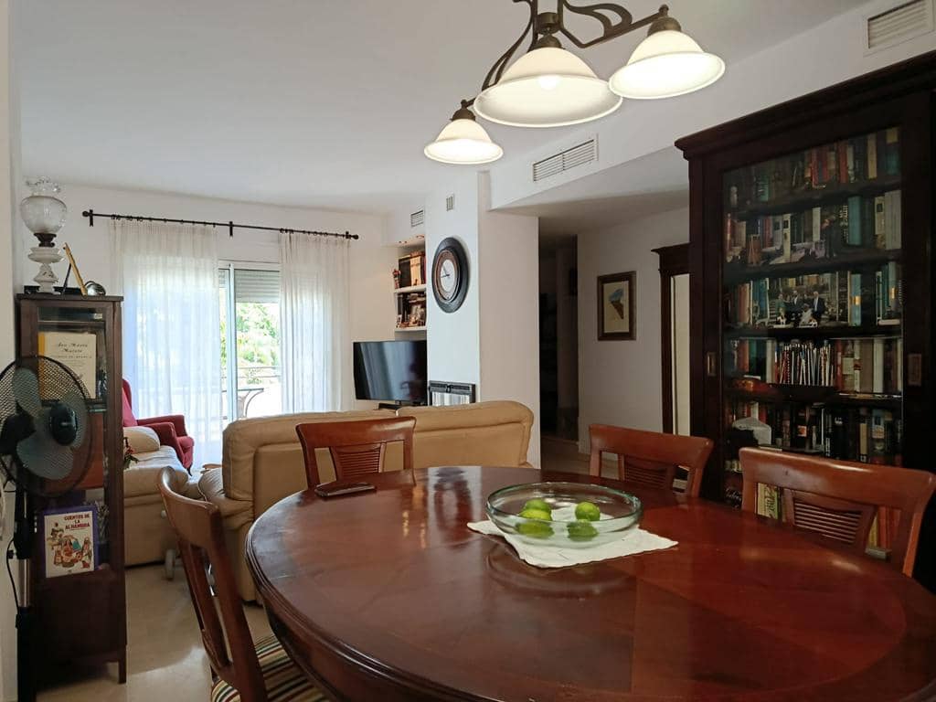 4 soveværelse Rækkehus til salg i Estepona med garage - € 699.500 (Ref: 9228003)