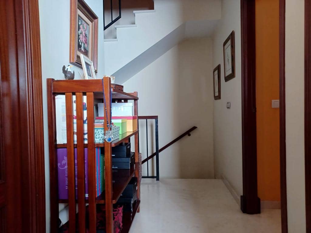 4 soveværelse Rækkehus til salg i Estepona med garage - € 699.500 (Ref: 9228003)