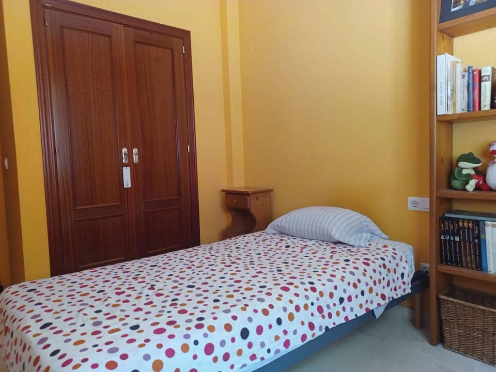 4 soveværelse Rækkehus til salg i Estepona med garage - € 699.500 (Ref: 9228003)