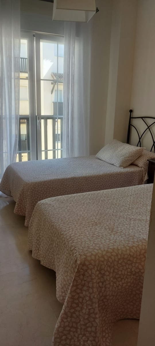 2 bedroom Flat for rent in San Luis de Sabinillas with pool garage - € 950 (Ref: 9231935)