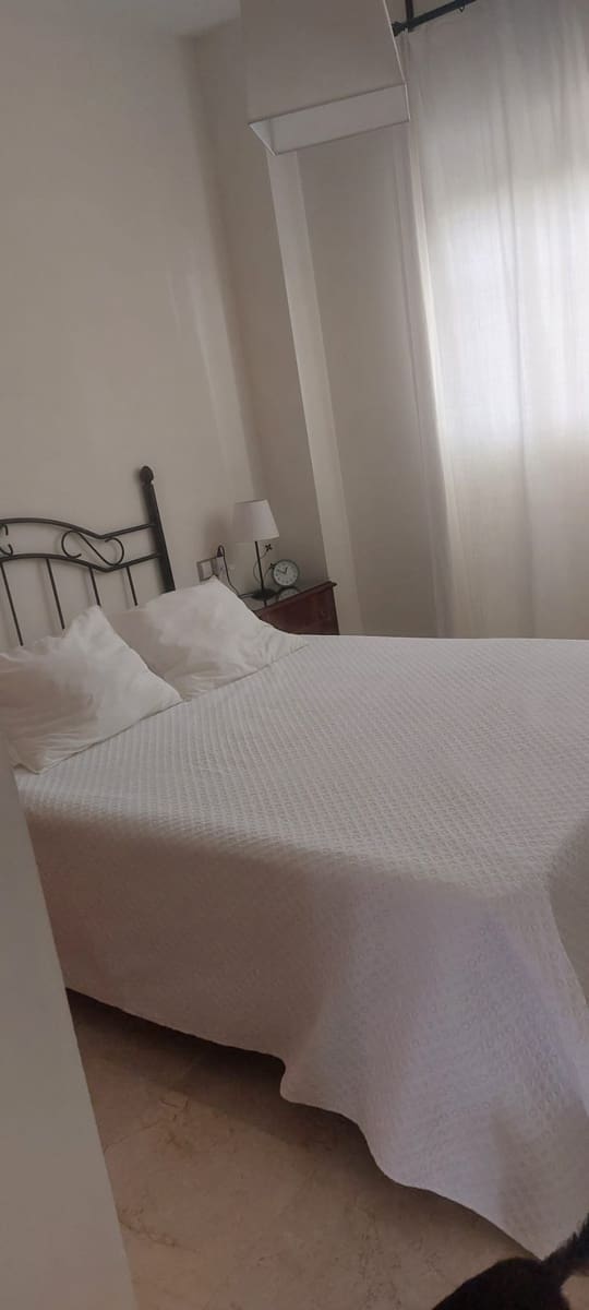 2 bedroom Flat for rent in San Luis de Sabinillas with pool garage - € 950 (Ref: 9231935)