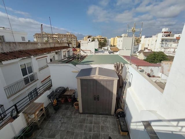 Casa de 2 habitaciones en Estepona en venta - 595.000 € (Ref: 9239304)
