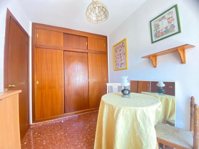 4 soverom Leilighet til salgs i Ciudad Jardín, Málaga by med garasje - € 323 000 (Ref: 9271907)