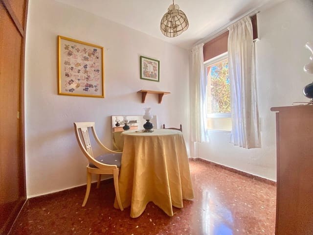 4 soverom Leilighet til salgs i Ciudad Jardín, Málaga by med garasje - € 323 000 (Ref: 9271907)