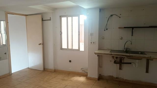 Kommersiell til salgs i San Luis de Sabinillas, Manilva - € 157 500 (Ref: 9271913)